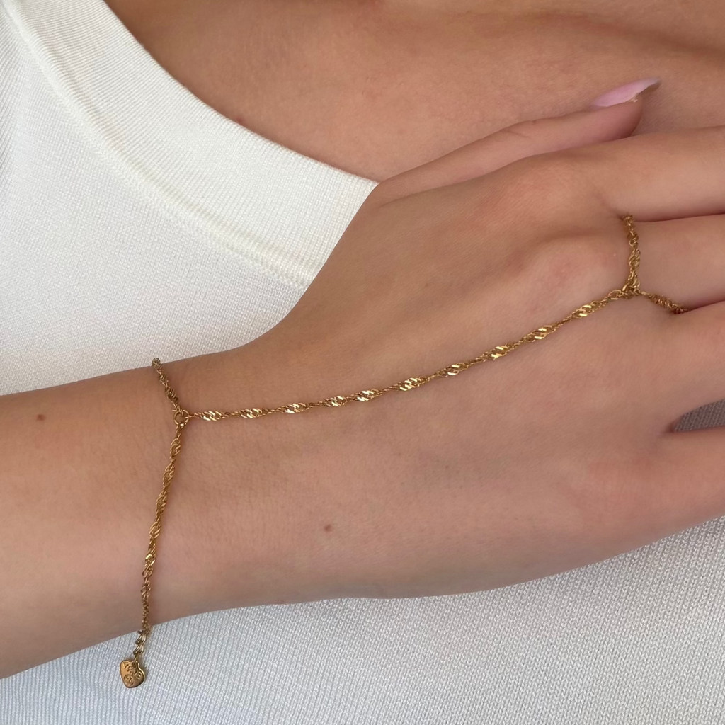 That Girl Hand Chain - EVRYJEWELS