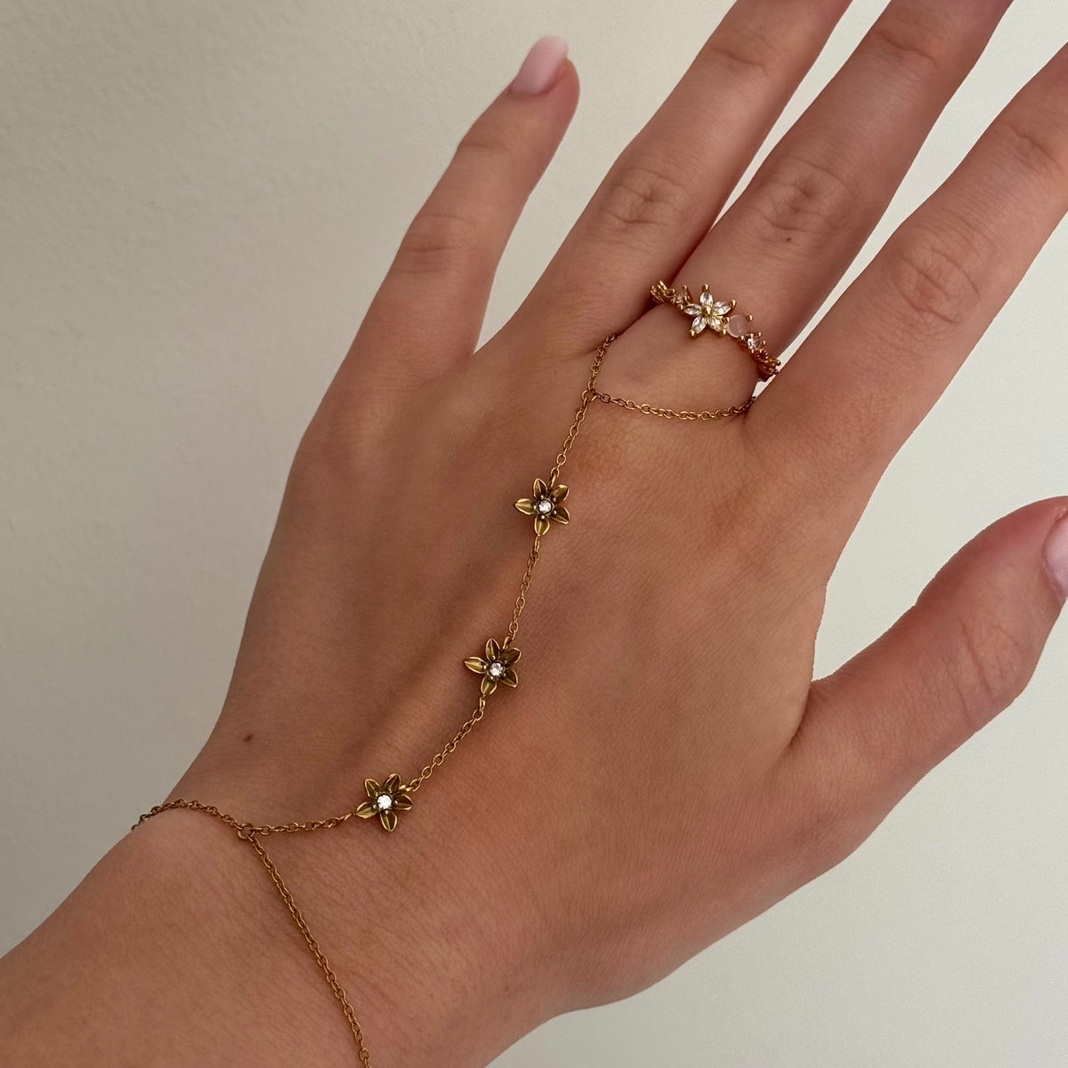 The Slide On Hand Chain Collection - EVRYJEWELS